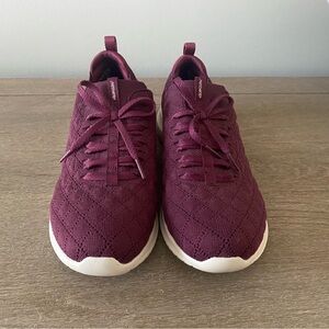 Like New Skechers Ultra Flex Quilted Washable Knit Slip-On Sneaker Burgundy - 9